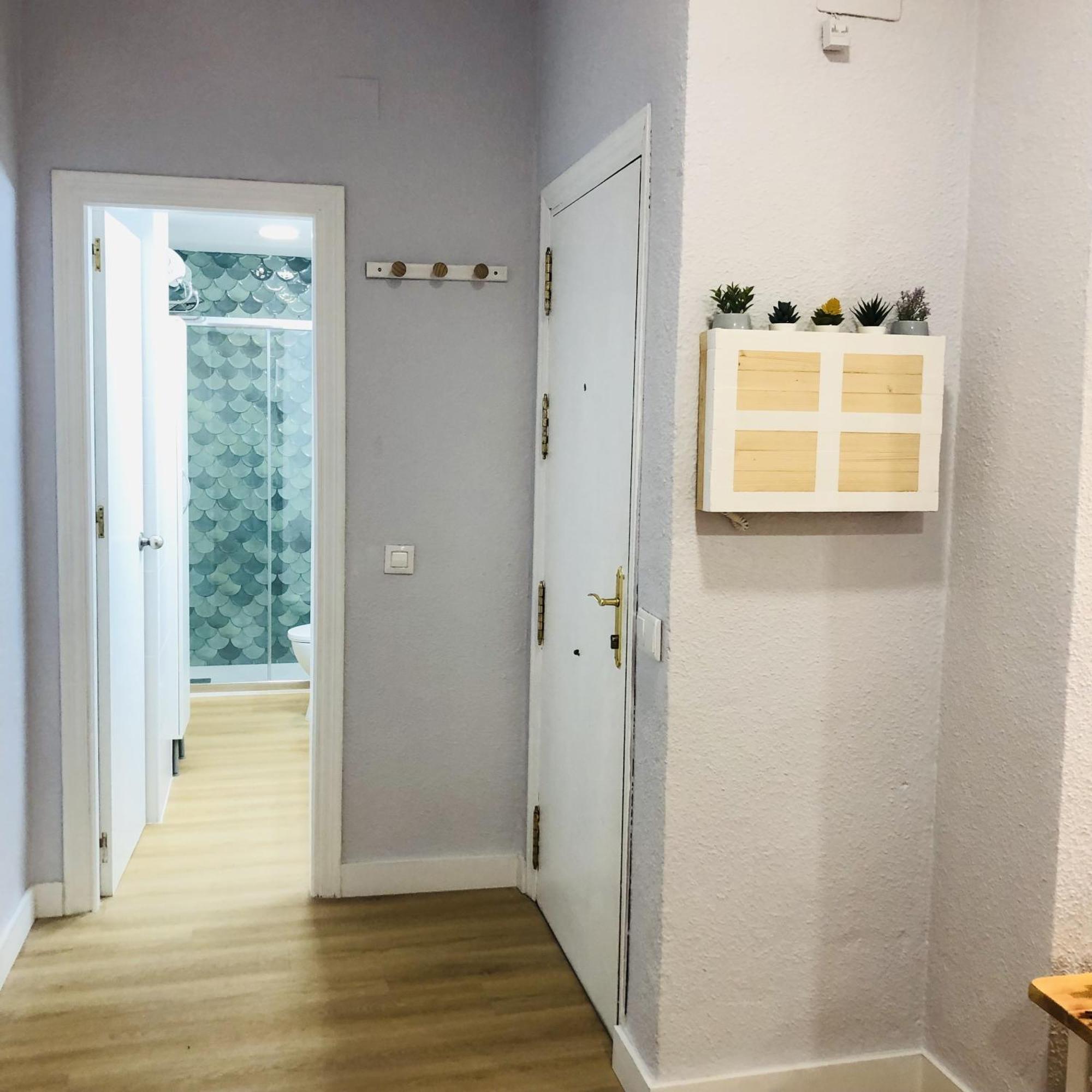 Apartamentos Alfaqueque B Севиля Екстериор снимка