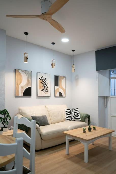 Apartamentos Alfaqueque B Севиля Екстериор снимка